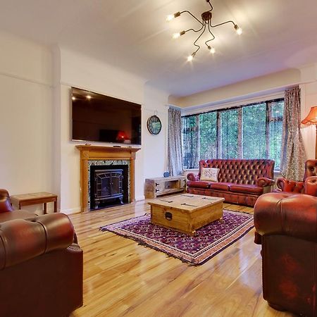 Cragside Villa With Hot Tub 본머스 외부 사진