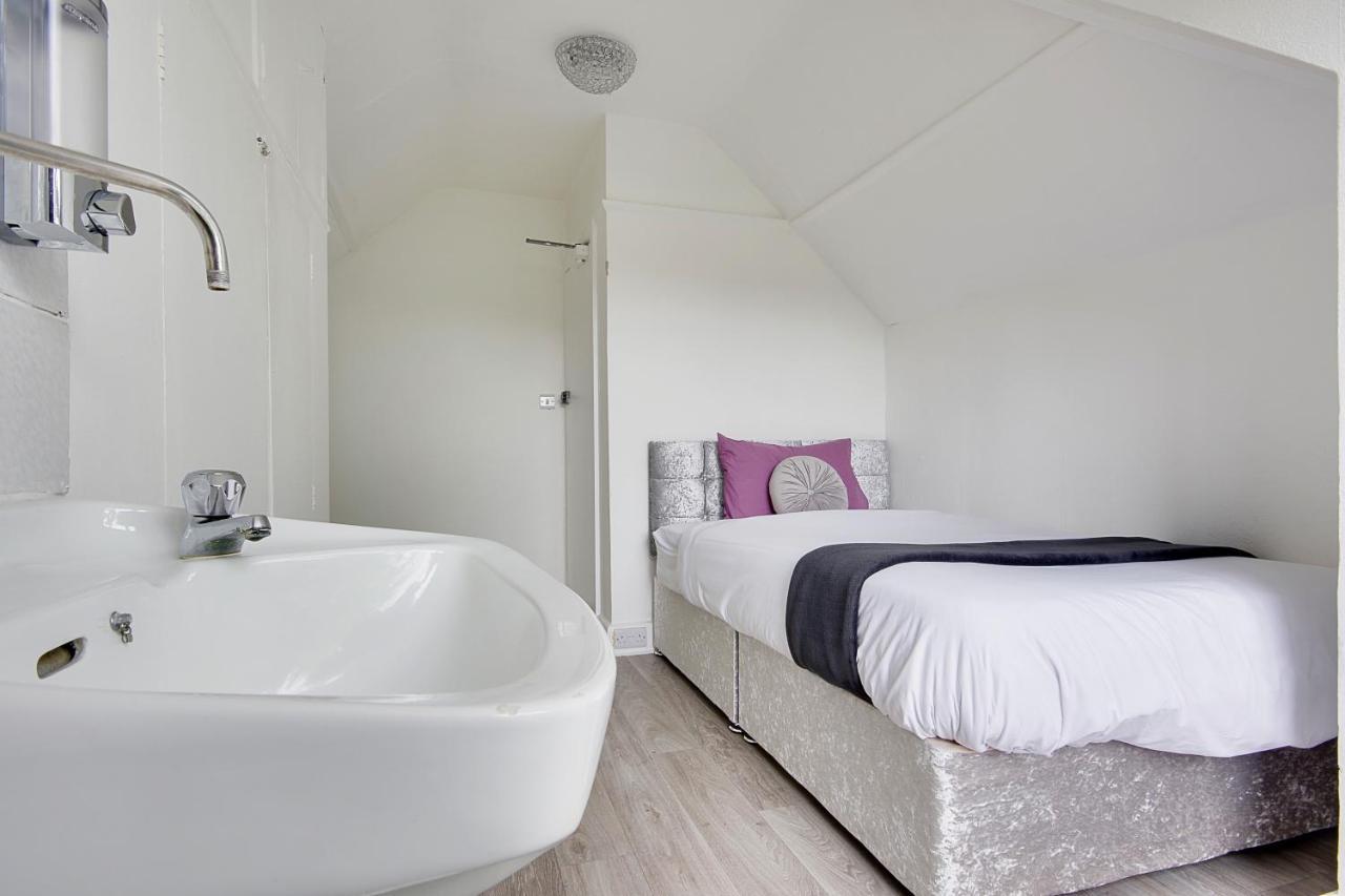 Cragside Villa With Hot Tub 본머스 외부 사진